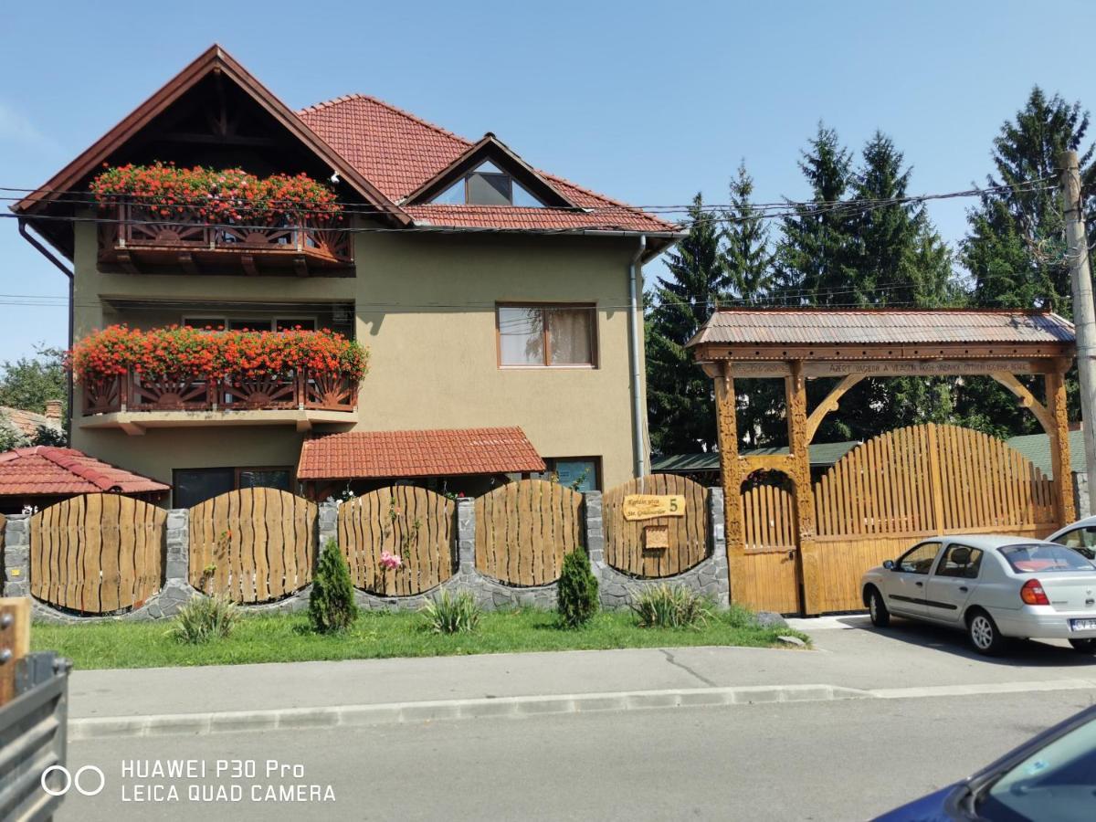 ホテル Sepsi Relax Sfântu-Gheorghe エクステリア 写真